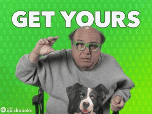 danny devito with a dog andtext that reads get yours--vocabulario en inglés