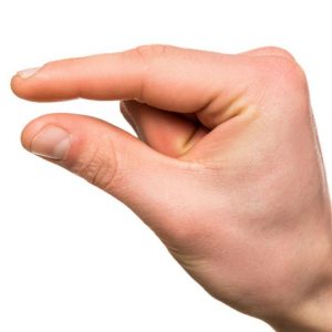 thunb-and-index-finger-indicating-a-little-bit-vocabulario-en-inglés