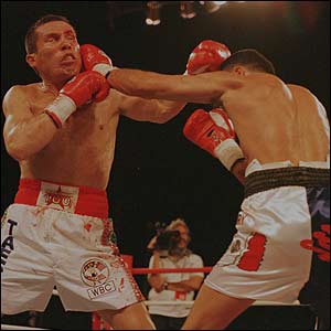 julio cesar chavez & oscar de la hoya toe to toe