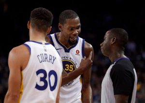 kevin durant arguing with referee